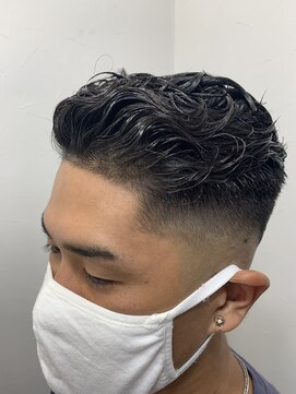 シードバイシャムロック(SEED by Shamrock) ミドルスキンフェード×パーマ　SEED 横浜