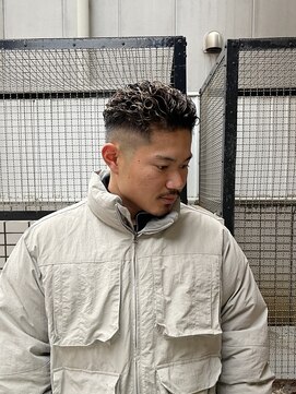 ウェルネス(Wellness) オールバックパーマフェード