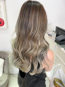 バブ バイネオリーブ(Bab by neolive) イメチェン/美髪/レイヤー/ロングウルフ/ハイライト/白髪ぼかし