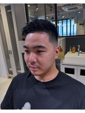 フランクスバーバーザスタンド(Frank’s barber the stand) アップバングスキンフェードE