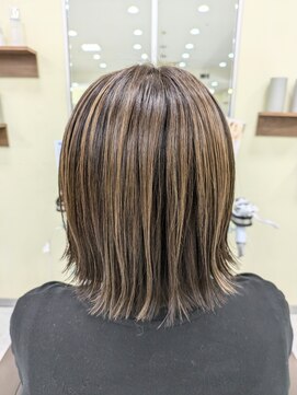 プールドゥマン 屯田(POUR DEMAIN) 切りっぱなしボブ/アンブレラカラー/ハイライト/白髪染め/屯田