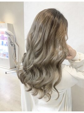 アンビ(ambi) バレイヤージュ