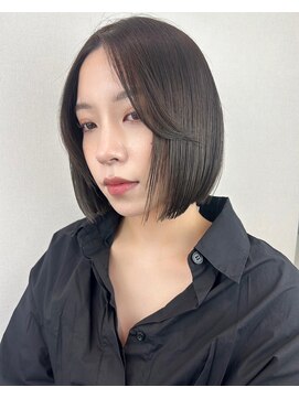 ネイビー グラ ヘアー ストーリー(NAVY gra HAIR STORY) 大人モードなストレートボブ