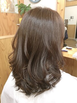 ララテラス(LaLa Terrace) ~LaLa Terrace流~ シアーベージュ×ふわふわミディ