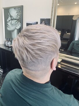 レヴィア(Revia) ホワイト系カラー