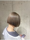 ベージュ