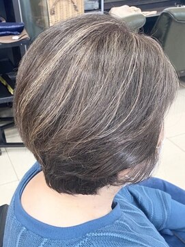 ヘアークリアー せんげん台 ミセス 大人のエレガントショートスタイル　デザインカラー