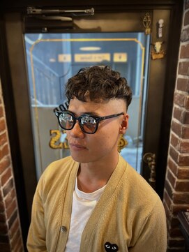 バレス 田町(BALES) スキンフェードゆるパーマ