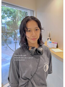 シアン 矢場町店(CYAN.) センター分け×ボブパーマ