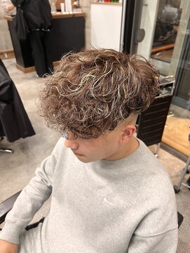 イーラ(era) メンズパーマ外国人風スペインカールマッシュ