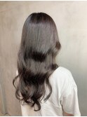 オリーブベージュ