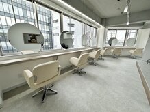 ティエル 町田店(tiel)の雰囲気（tiel町田　清潔感のある白を基調とした開放感のあるフロアです！）