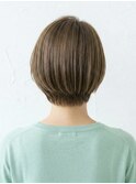 30代都会的大人ショート。面の艶＆動きアッシュベージュ