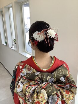 美容室グラード(GRADO)の写真/成人式・卒業式・七五三・結婚式まで。大切な一日を着付けとヘアで美しくサポートします是非GRADOで