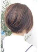 柔らかベージュの奥行きショート