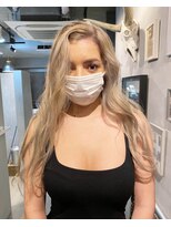 ジーナ(XENA) 『光』Milk tea white