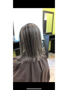 ケリーズグリーン(Kelly's Green) ハイライトバレイヤージュ