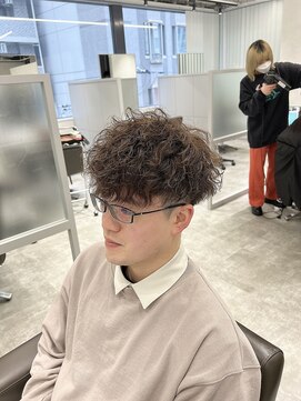 キートス(Kiitos) 重めマッシュ　ツイスパ刈り上げマッシュ