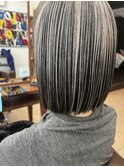白髪を活かしたグレーとブラックのコントラストカラー