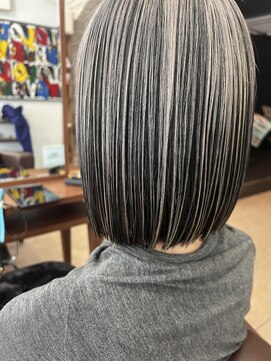 ラブリッシュ(LOVERICHE) 白髪を活かしたグレーとブラックのコントラストカラー