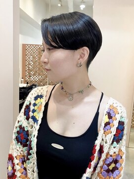 スー(suu) マニッシュショートハンサムショート刈り上げショート黒髪