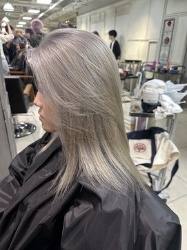 フォルテ 島田店 ホワイトシルバーカラー