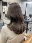 くすみベージュ　ミディアムレイヤー　顔まわりカット☆