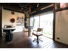 プラスエン(PLUS縁)の雰囲気(【人気の個室】開放感のある景色、半個室の落ち着いた空間です)