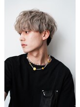 【江坂でもこのクオリティ】メンズハイトーンで、“抜け感と個性”を両立。