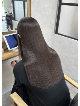 ユエ(YUE) 柔らかい地毛風縮毛矯正/-5歳の美髪へ