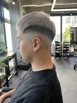 メグリ 三軒茶屋(MEGRI) スキンフェード/ダブルカラー