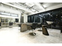 イチマルイチイチマルニ 銀座(101.102)の雰囲気（カミカリスマ４年連続受賞店舗。銀座/メンズサロン/眉毛サロン）