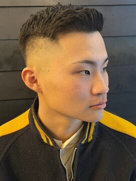 ディスイズバーバーセカンド(THIS IS BARBER 2nd) 刈り上げ フェード メンズパーマ サイドパート 20代