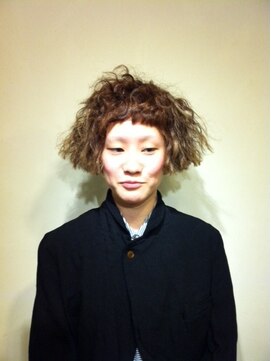 プランクスター(prankster) [prankster]スパイラル風パーマのボブ