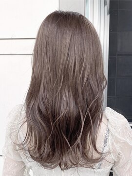 ティエラ 原宿 表参道(Tierra) 〈Tierra小宮涼太〉ブリーチなしで作る柔らかブルーベージュ