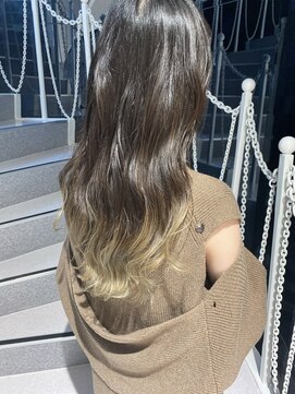 オンザ(ONTHE) ブロンドベージュグラデーション裾カラーセミロング【林京平】