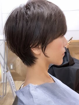 ビュー フクオカ(VIEW FUKUOKA) 美髪にオトナかわいいホワイトグレージュネビージュショートボブ