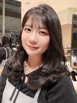 アフロート ギンザ(AFLOAT GINZA) 動きの出るスタイルならレイヤーカットに♪