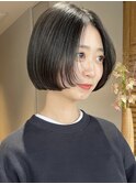 切りっぱなしボブ/ミニボブ/ワンレンボブ/ベージュ/暗髪
