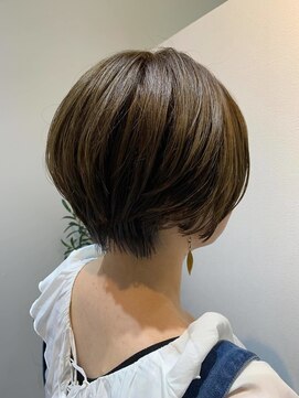 アトリア 横浜(Atria) 透け感前下がりボブ
