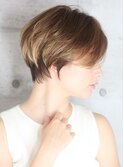 40代デザインカラーオリーブベージュ小顔レイヤーショート