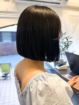 ラレイ ハラジュク(Lalei harajuku) 【白石】内巻きボブ/顎下ボブ/ブルーブラック/原宿/韓国ボブ