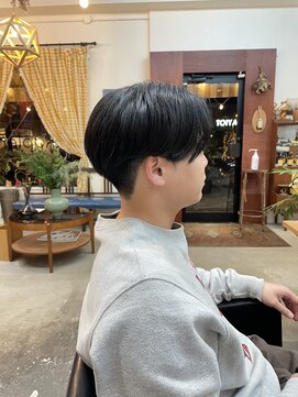 チャプター 問屋町(chapter) フェザーパーマニュアンスパーマメンズパーマセンターパート眉毛