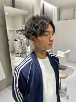 ミリ(milli Produce by ITAKURA)&nbsp;センターパート波巻きパーマ