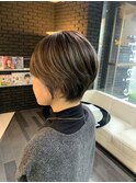大人くびれショートのコントラストハイライト