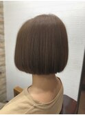 ショートボブ/ニュアンスカラー/センターパート/ブルージュ
