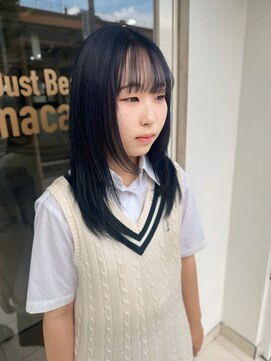 ジャストビューティマカロン 上大岡(Just Beauty macaron) 【ami】ブルーブラック/レイヤーカット