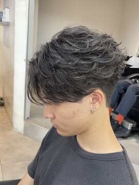 アーバンスタジオトウキョウ 下北沢店(URBAN STUDIO TOKYO) SNSで人気トレンフェザーパーマセンターパート【下北沢/men's】