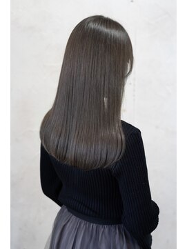 アリー 原宿 表参道(ALLY) ALLY宍戸　2025ブリーチなしカラーで叶うチャコールグレー