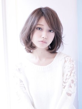 エイチバイシオミエイチ 神戸三宮(H by shiomi H) シアーグレージュ×斜めバング×ロングボブ